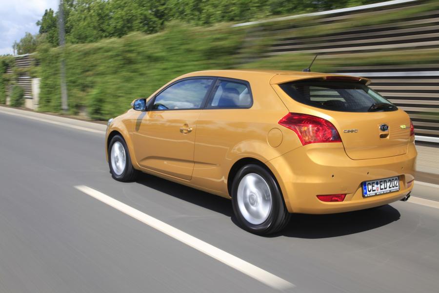  Kia pro_cee&rsquo;d EcoDynamics 2011 года  (фото 59 из 133)